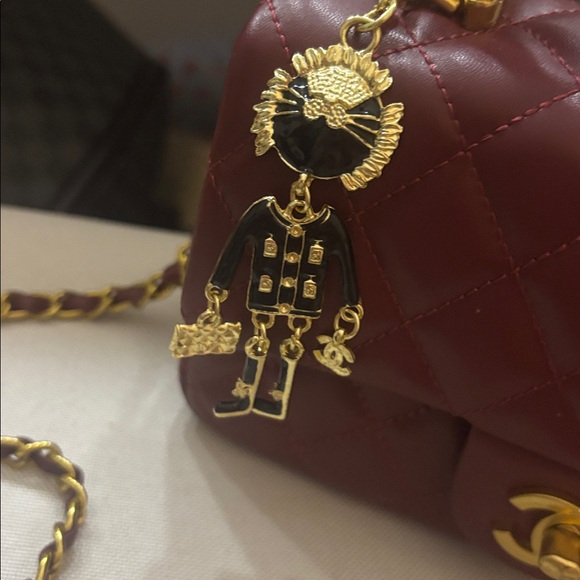 CHANEL FLAP BAG W HANDLE - Picture 9 of 15